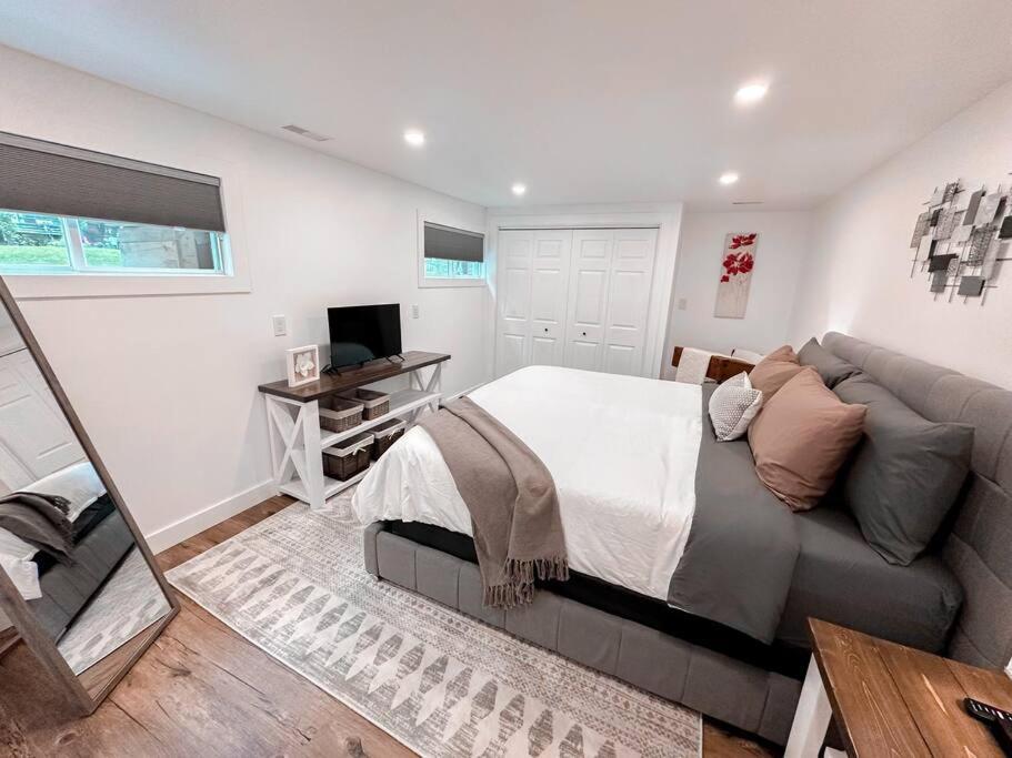 The Victoria Suite In Elora- King Bed 외부 사진